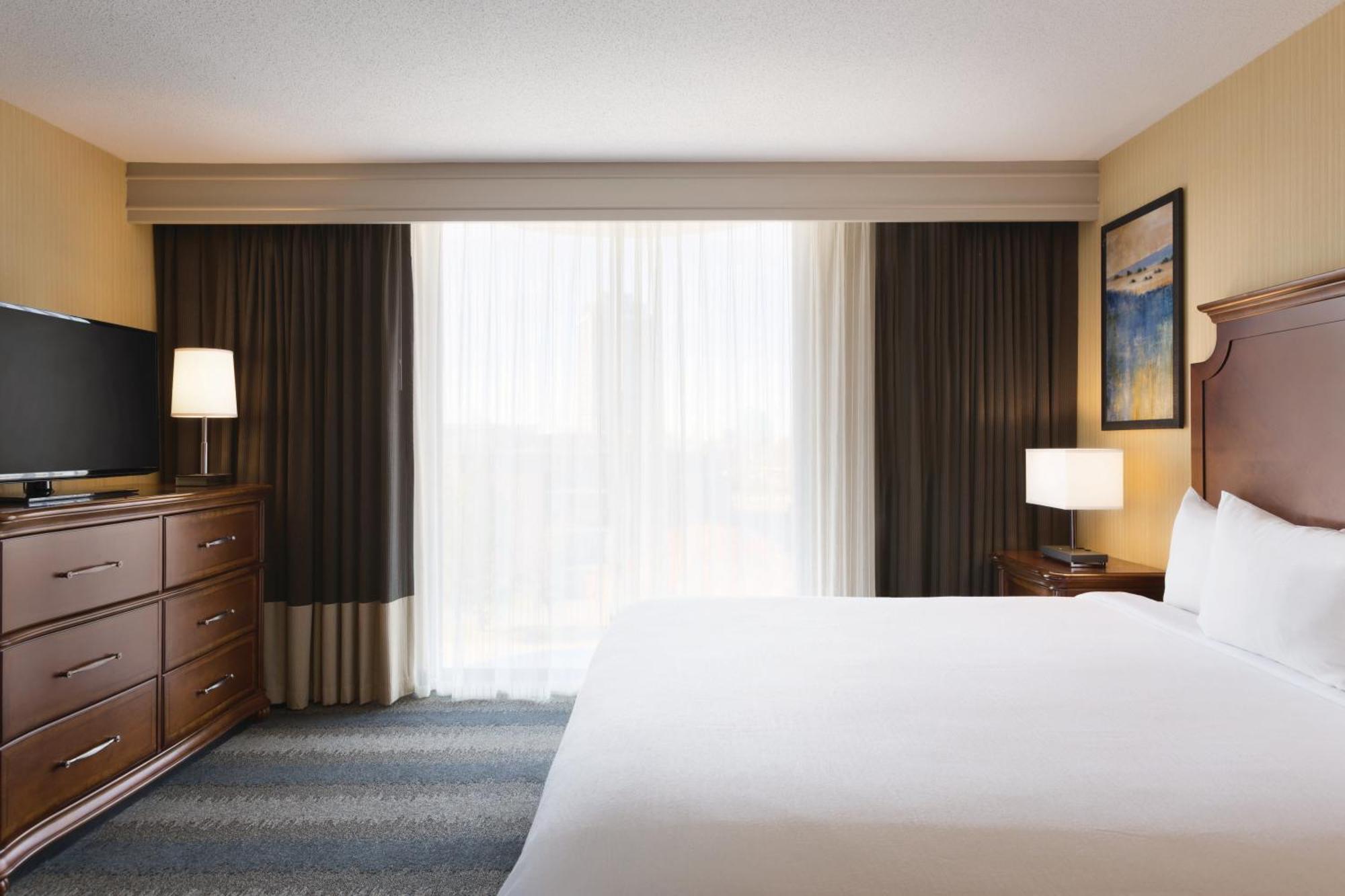 Embassy By Hilton Bloomington/minneapolis