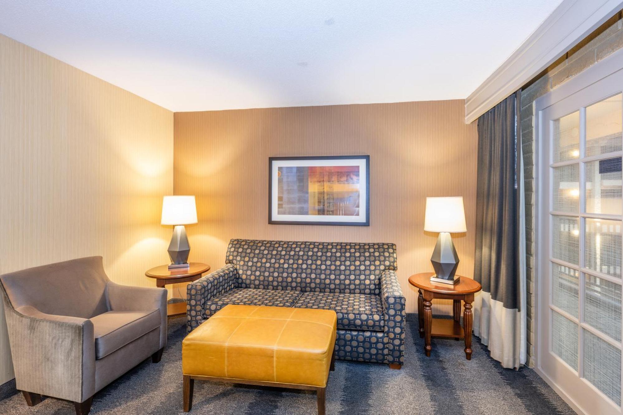 Hotel Embassy By Hilton Bloomington/minneapolis