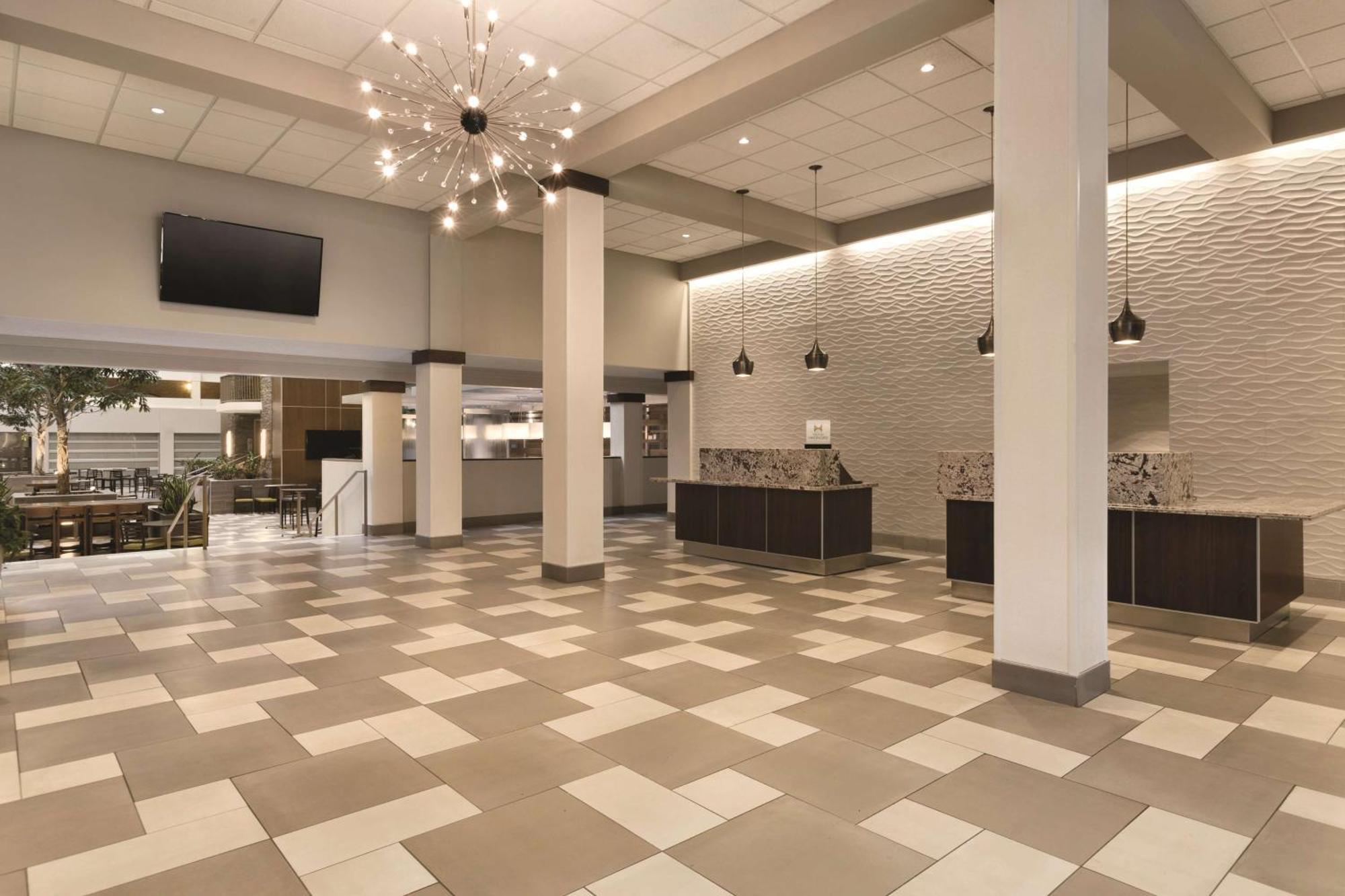 Embassy By Hilton Bloomington/minneapolis Hotel