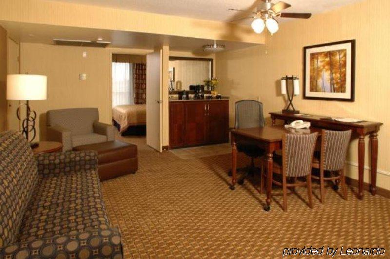Hotel Embassy By Hilton Bloomington/minneapolis 4*