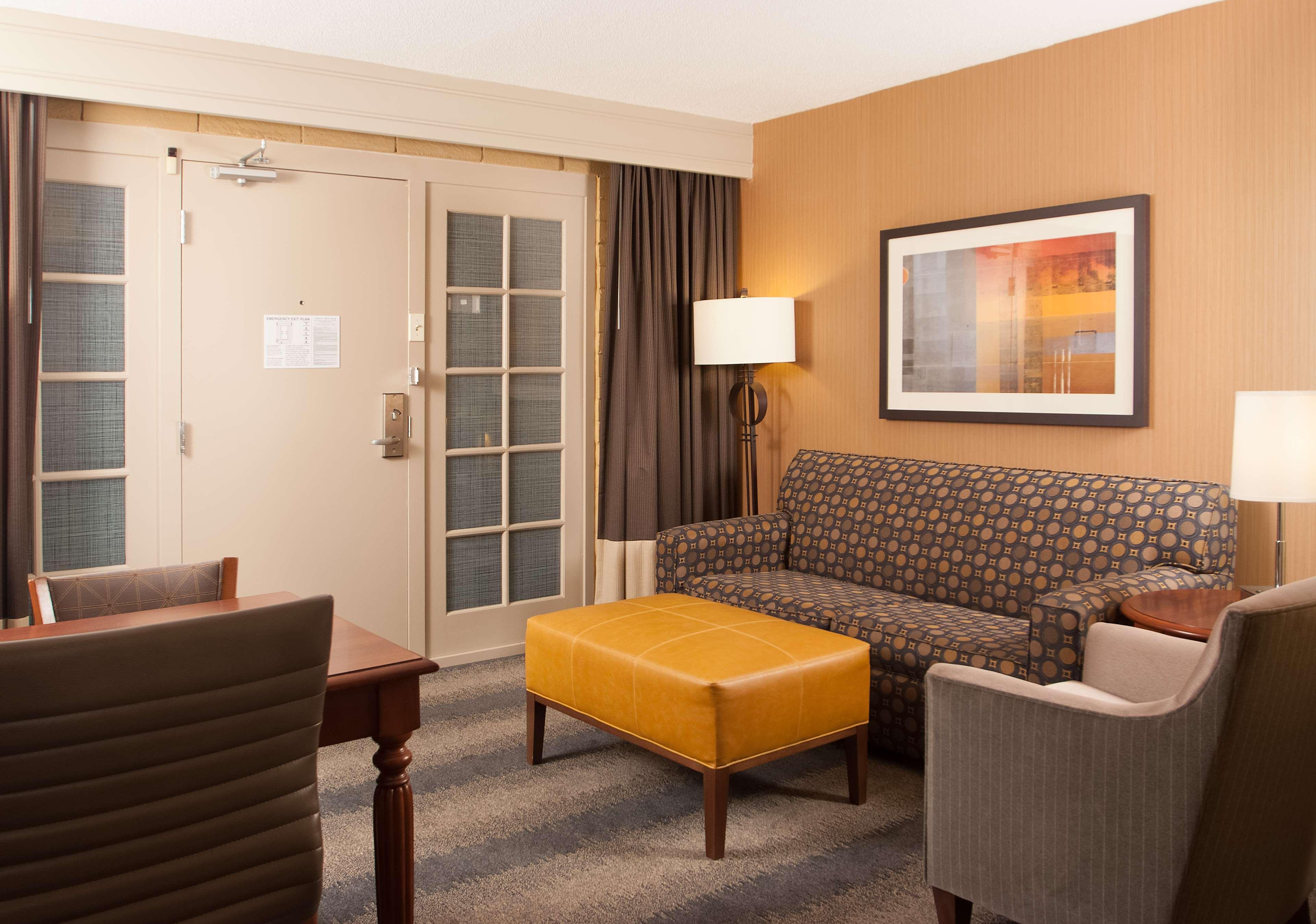 Hotel Embassy By Hilton Bloomington/minneapolis Bloomington