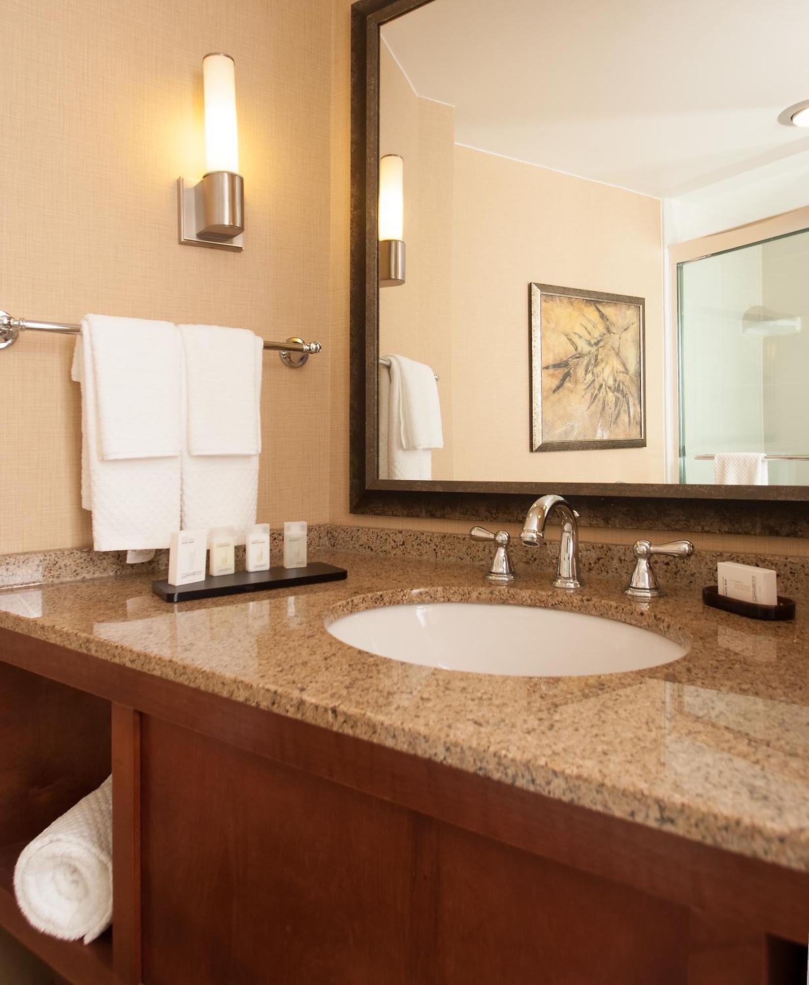Hotel Embassy By Hilton Bloomington/minneapolis 4*