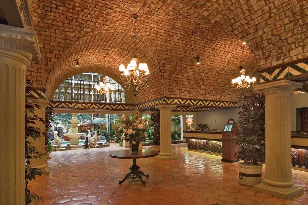 Hotel Embassy By Hilton Bloomington/minneapolis Bloomington