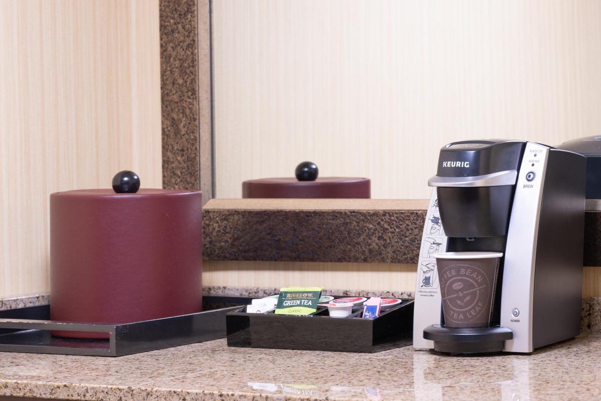 Hotel Embassy By Hilton Bloomington/minneapolis 4*