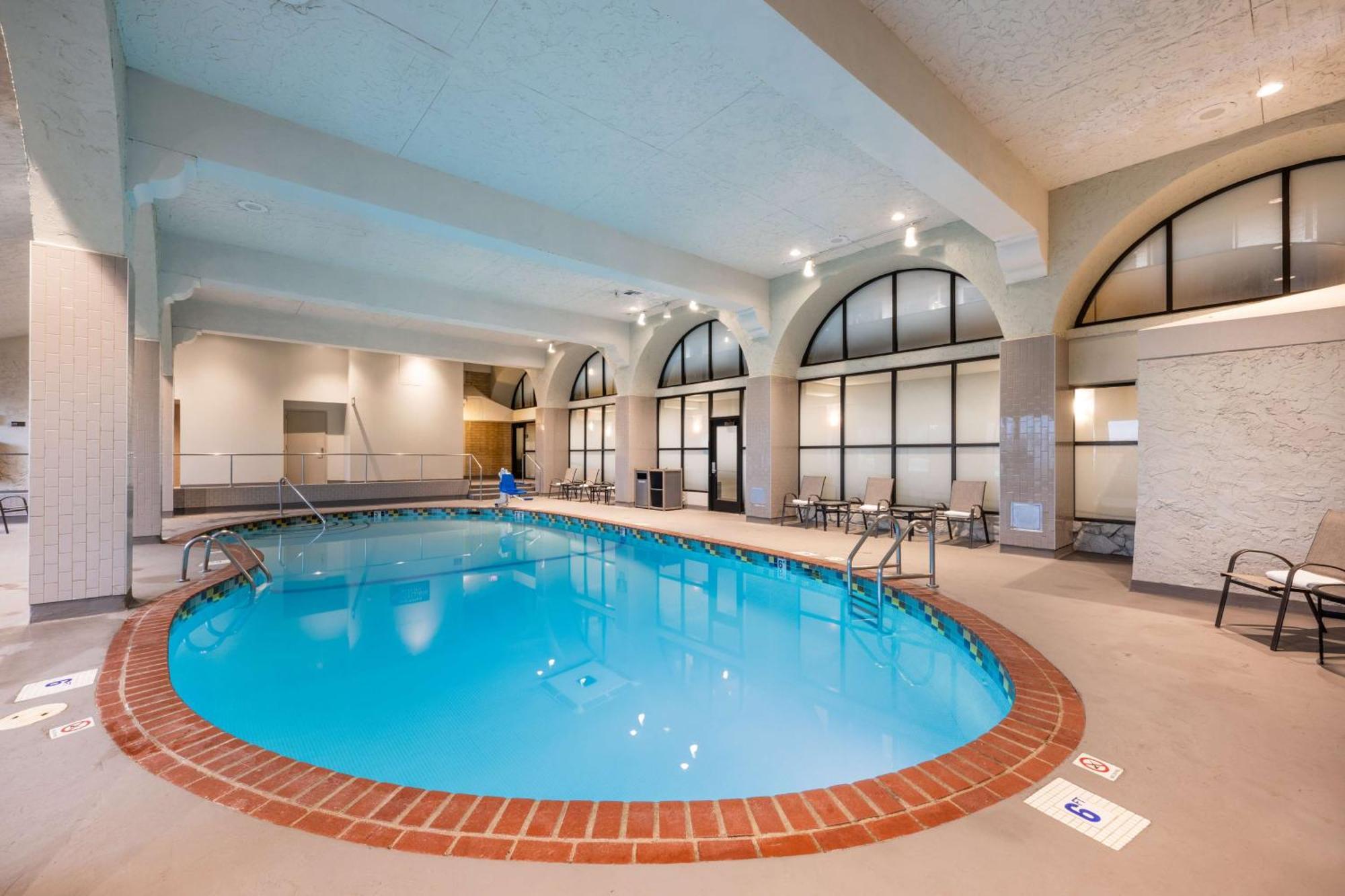 Hotel Embassy By Hilton Bloomington/minneapolis 4*
