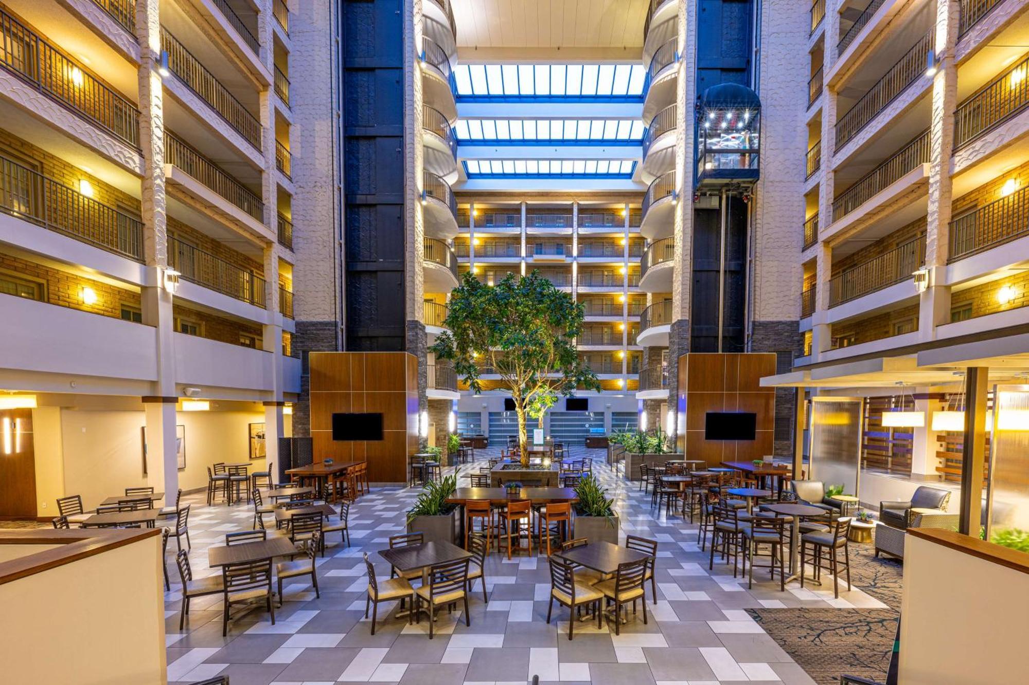 Embassy By Hilton Bloomington/minneapolis Hotel Bloomington