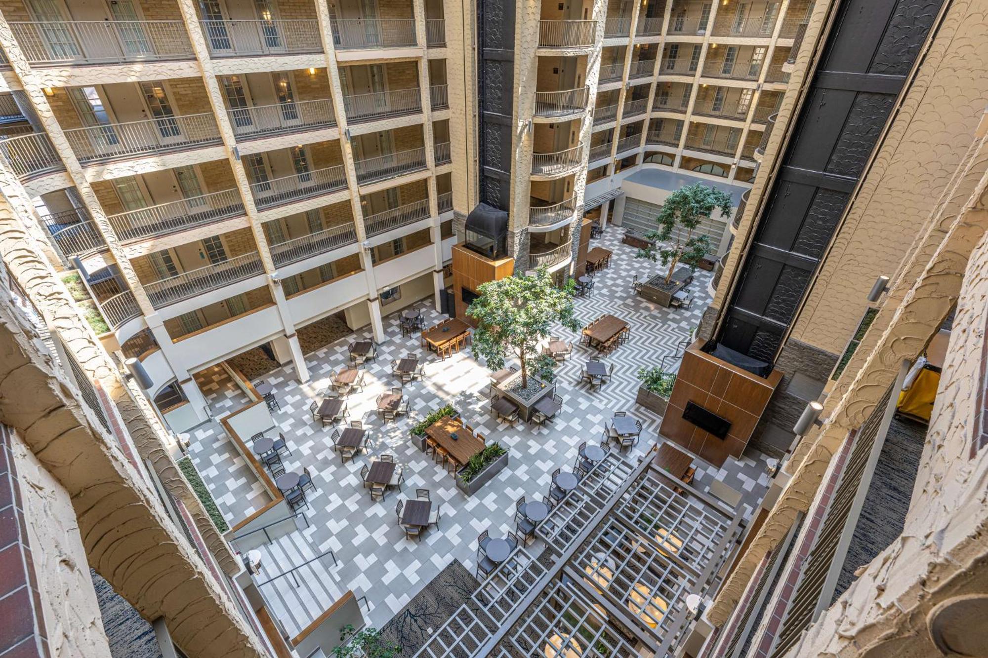 Hotel Embassy By Hilton Bloomington/minneapolis Bloomington